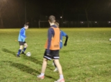 Training S.K.N.W.K. JO19-1 op het oude trainingsveld (17/23)